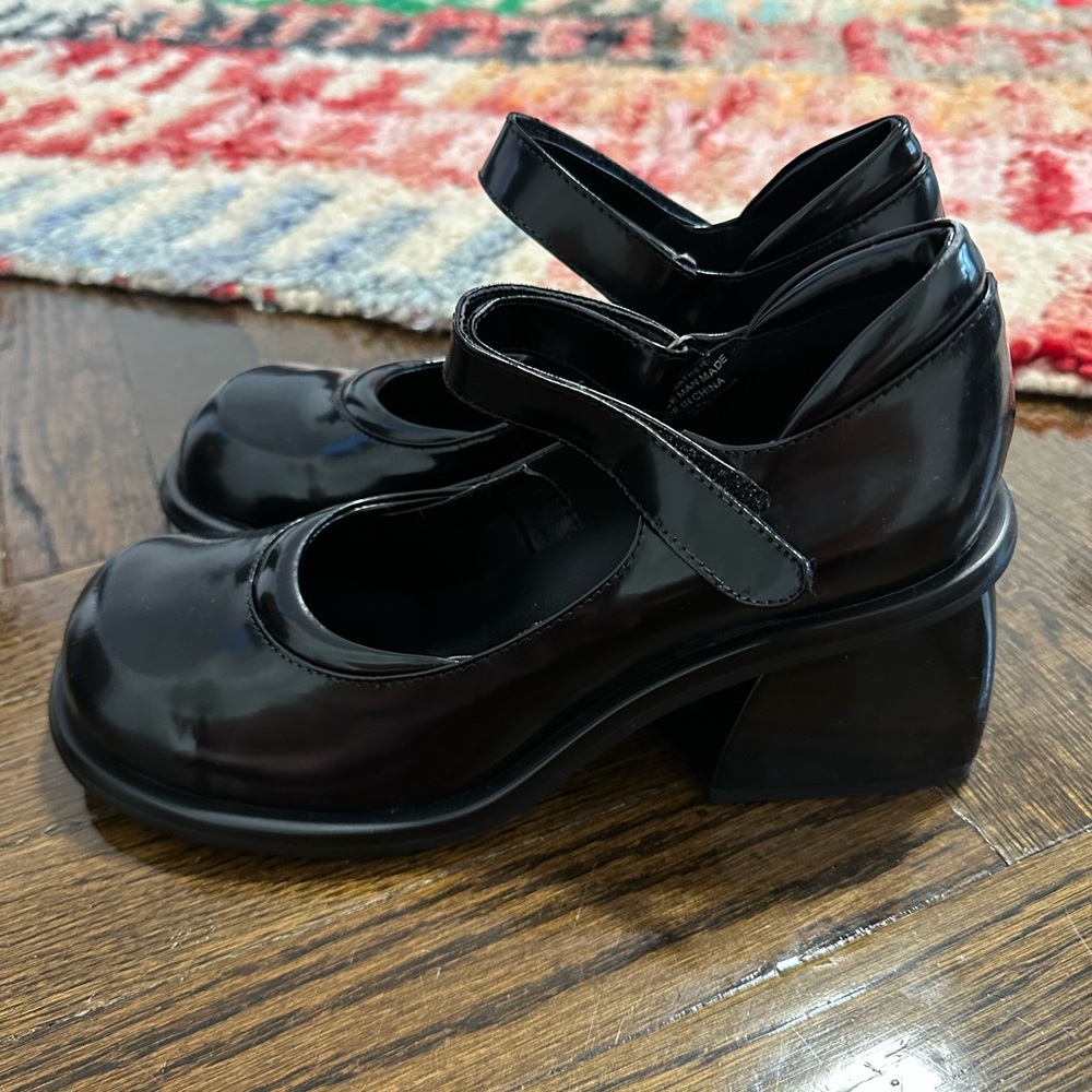 UNIF Mary Jane kitten heels size 9